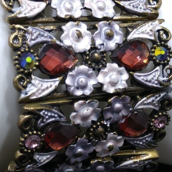 Floral White Enamel Plum Pink AB Blue Rhinestones Stretch Bracelet, 7 Inches - Picture 3 of 7